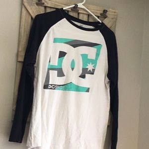 DC Shoe Co Men White black baseball long or 3/4 sleeve
